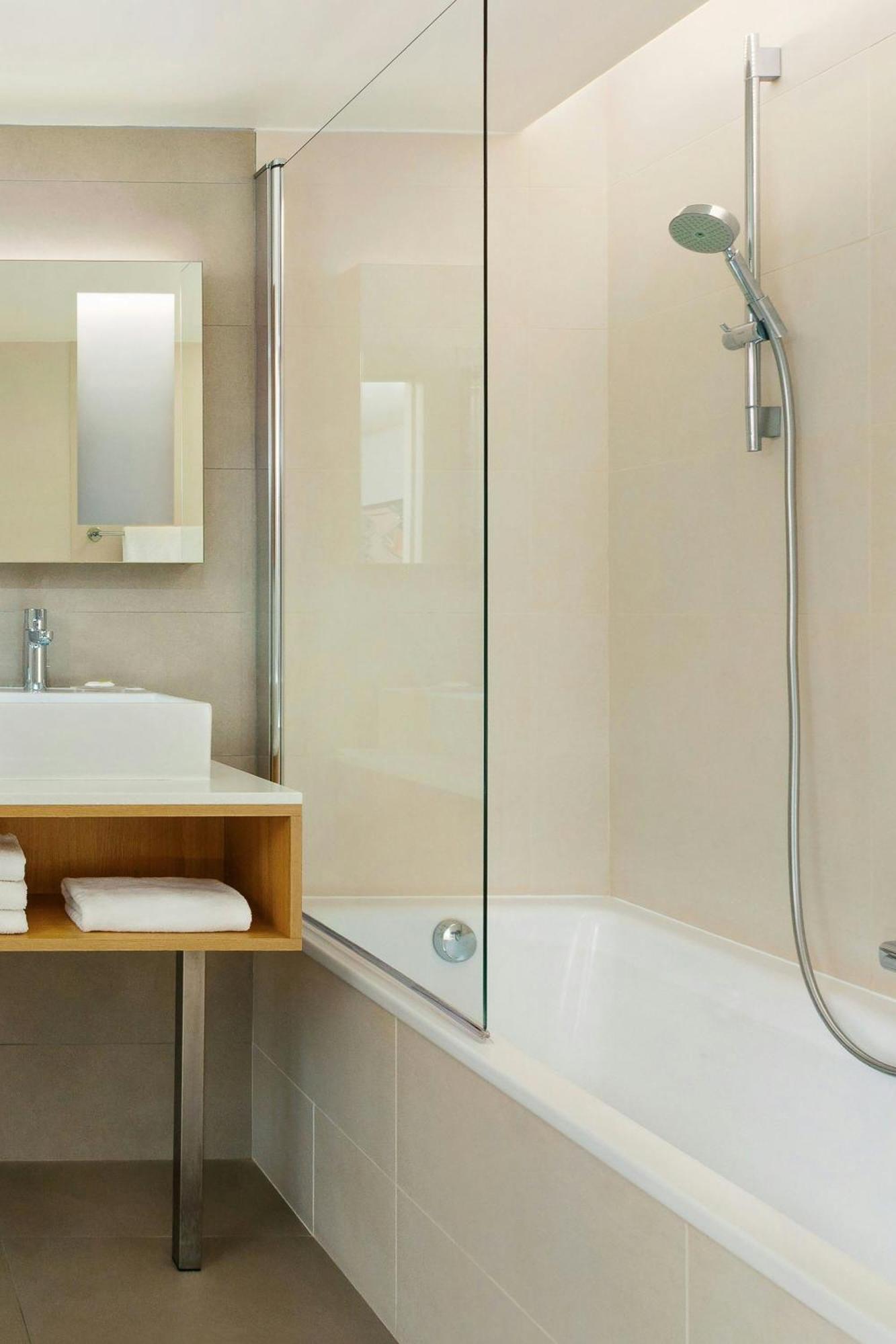 Courtyard By Marriott Montpellier Hotell Eksteriør bilde